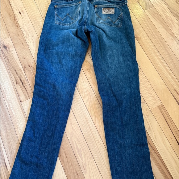 Women's Blue Jeans - Picture 4 of 8